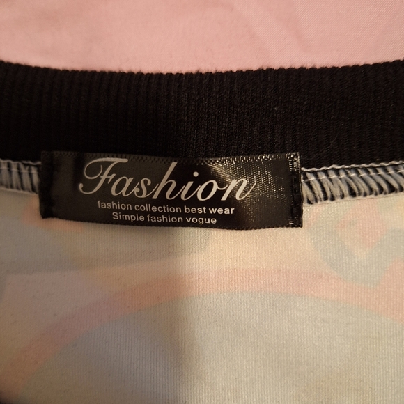 Hello Kitty Oversized T-shirt Dress - Picture 3 of 6